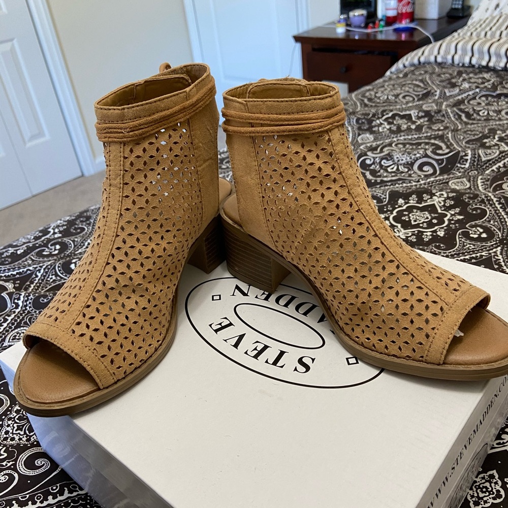 New beige sandals